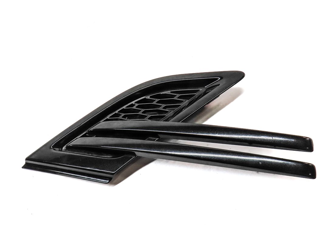 Thumbnail 3: 2014 RANGE ROVER SPORT (L494) FRONT RIGHT PASSENGER FENDER AIR VENT GRILLE TRIM