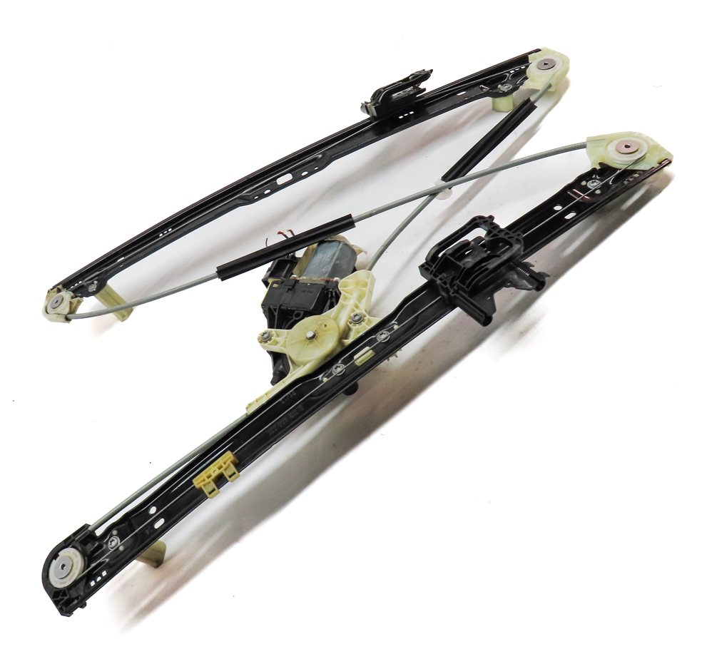 Thumbnail 3: 2014-2020 RANGE ROVER SPORT (L494) REAR RIGHT DOOR WINDOW REGULATOR w/ MOTOR