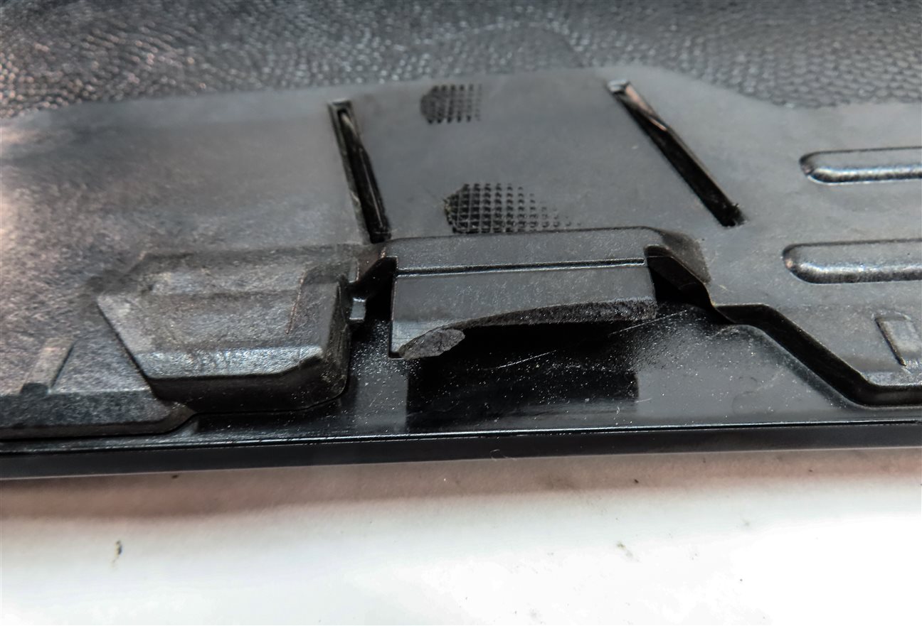 Thumbnail 9: 2014 RANGE ROVER SPORT (L494) REAR LEFT D PILLAR TRIM MOULDING (GLOSS BLACK)