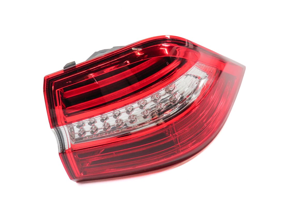 12-15 MERCEDES ML-CLASS (W166) REAR RIGHT PASSENGER LED TAILLIGHT BRAKE LIGHT