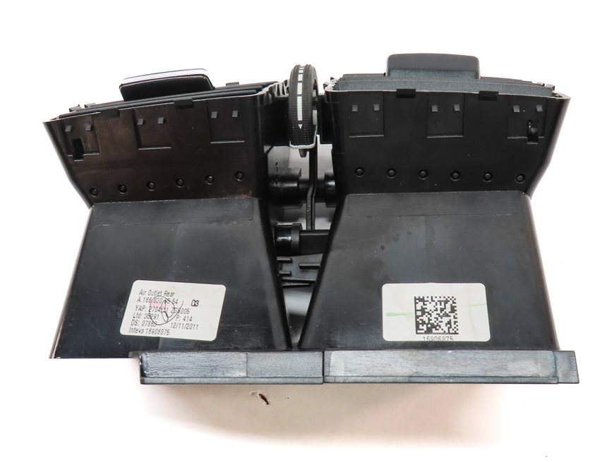 Thumbnail 6: 2012 MERCEDES ML350 (W166) REAR CENTER CONSOLE HEAT AIR AC DUAL VENT (Black)