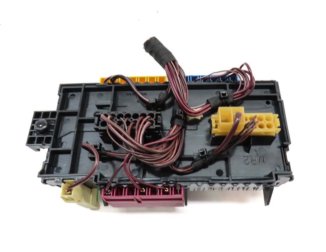 Thumbnail 4: 2012 MERCEDES ML350 (W166) 3.5L (276.955) ENGINE CABIN FUSE RELAY BOX PANEL
