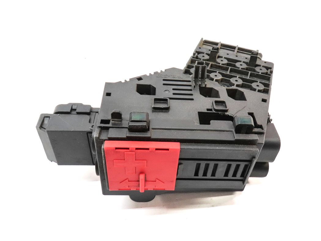 Thumbnail 2: 2012 MERCEDES ML350 (W166) 3.5L (276.955) POSITIVE BATTERY TERMINAL JUNCTION BOX