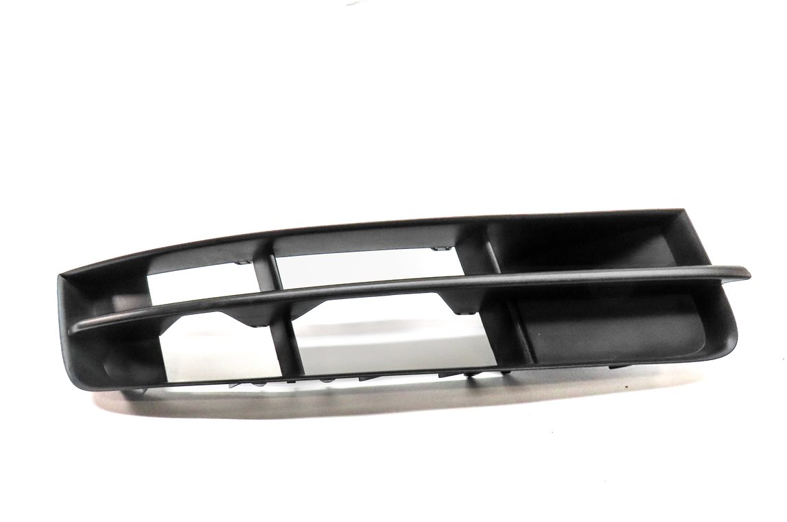 Thumbnail 2: 2014 AUDI Q7 (4L) FRONT RIGHT PASSENGER LOWER BUMPER END GRILLE TRIM (BLACK)