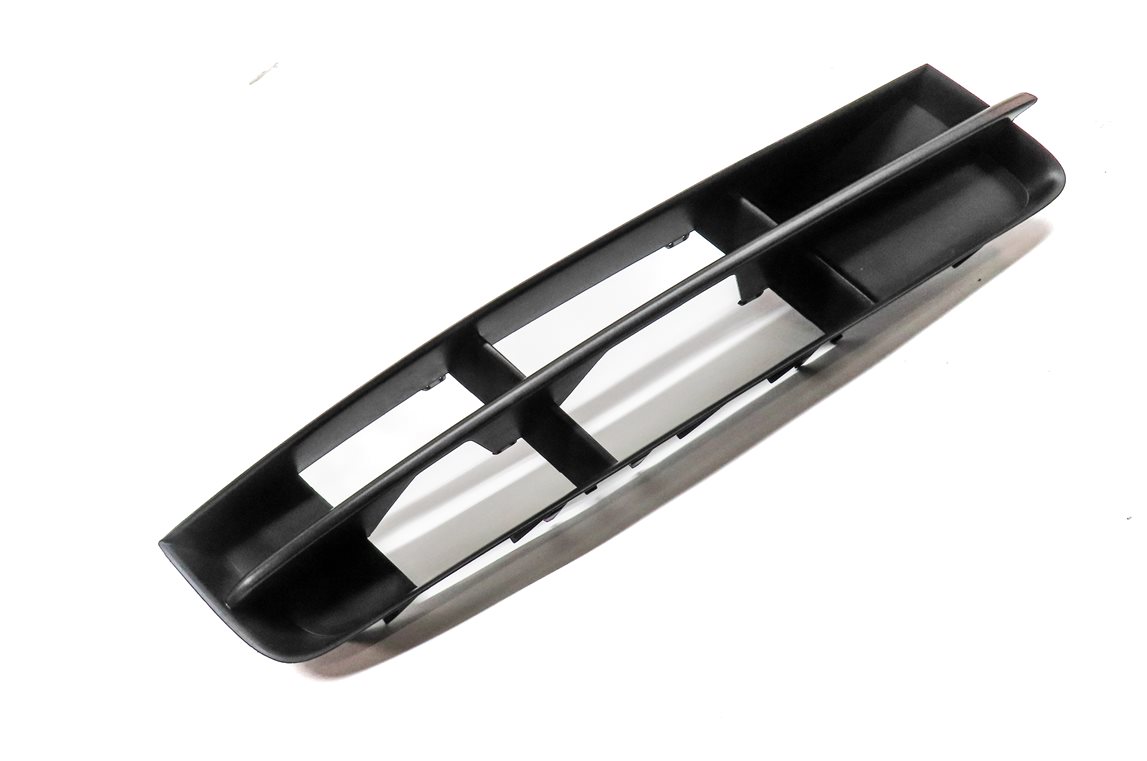 Thumbnail 3: 2014 AUDI Q7 (4L) FRONT RIGHT PASSENGER LOWER BUMPER END GRILLE TRIM (BLACK)