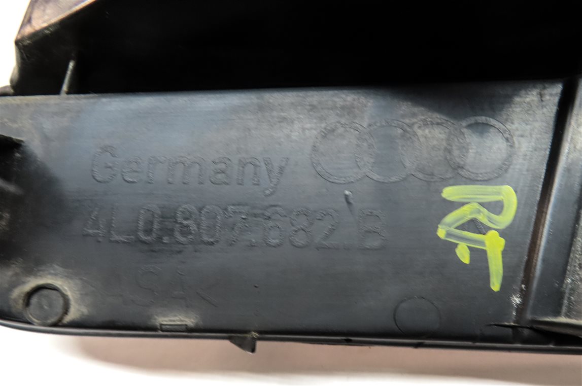 Thumbnail 6: 2014 AUDI Q7 (4L) FRONT RIGHT PASSENGER LOWER BUMPER END GRILLE TRIM (BLACK)
