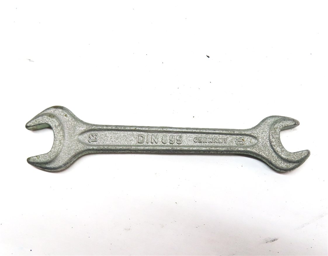 Thumbnail 6: 2013-2015 AUDI Q7 (4L) EMERGENCY SPARE TIRE CAR LIFT JACK LUG WRENCH TOOL KIT
