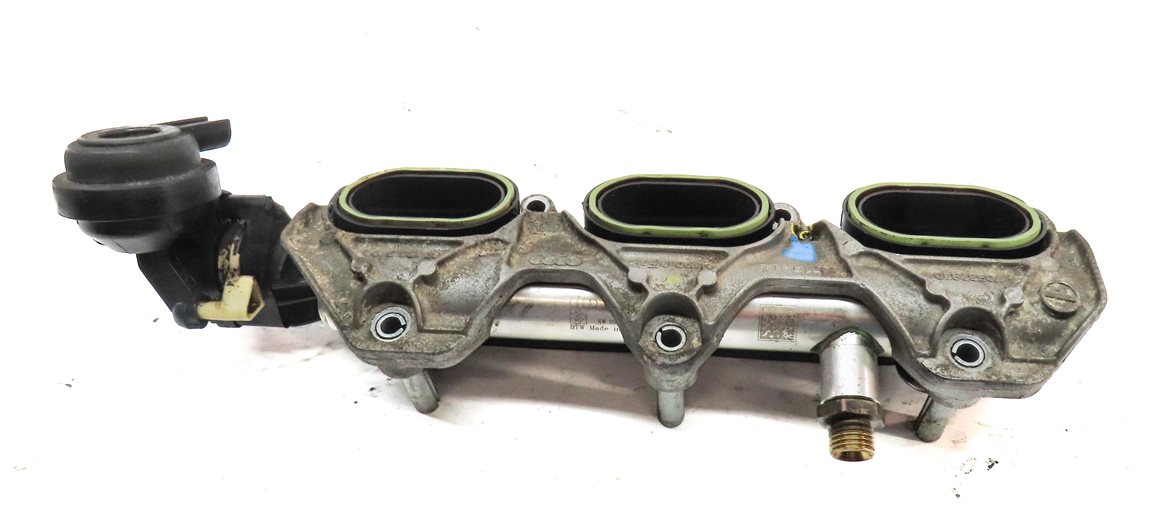 Thumbnail 4: 12-17 AUDI A6 A7 Q5 S5 SQ5 (C7 4G8 B8 8T 8R) RIGHT INTAKE MANIFOLD DIFFUSER RAIL