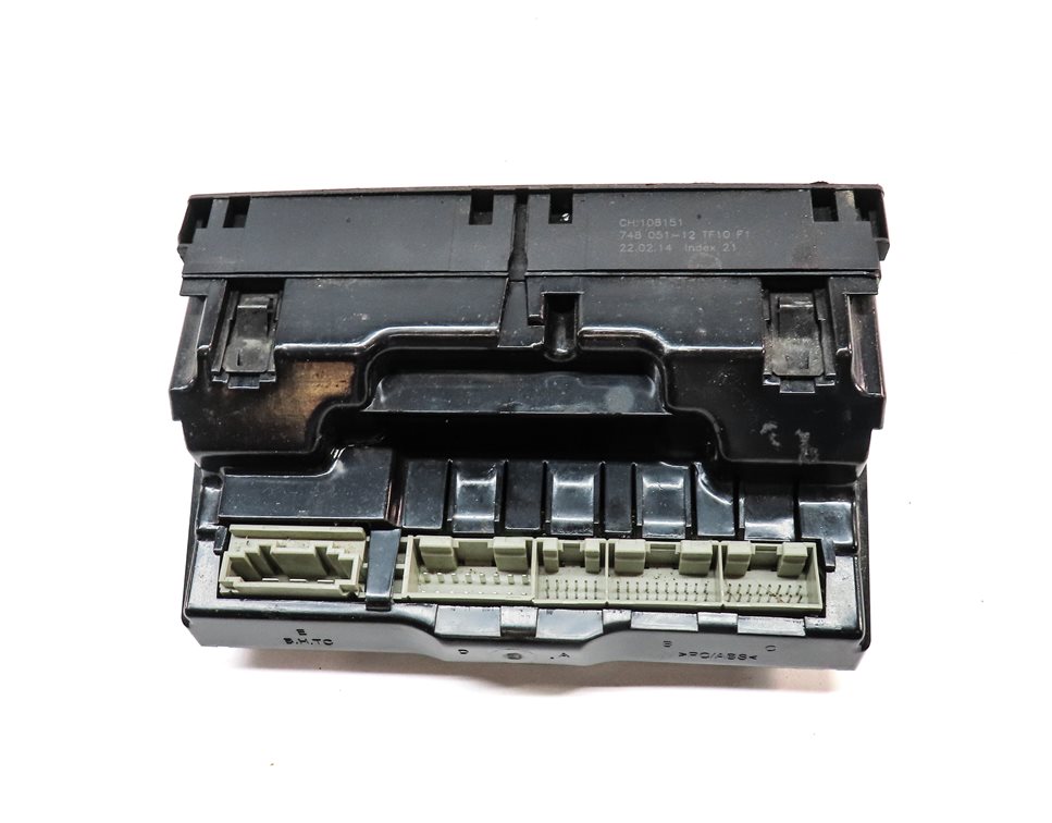 Thumbnail 4: 2013-2015 AUDI Q7 (4L) REAR HEATER A/C TEMPERATURE CONTROL PANEL (HEATED SEAT)