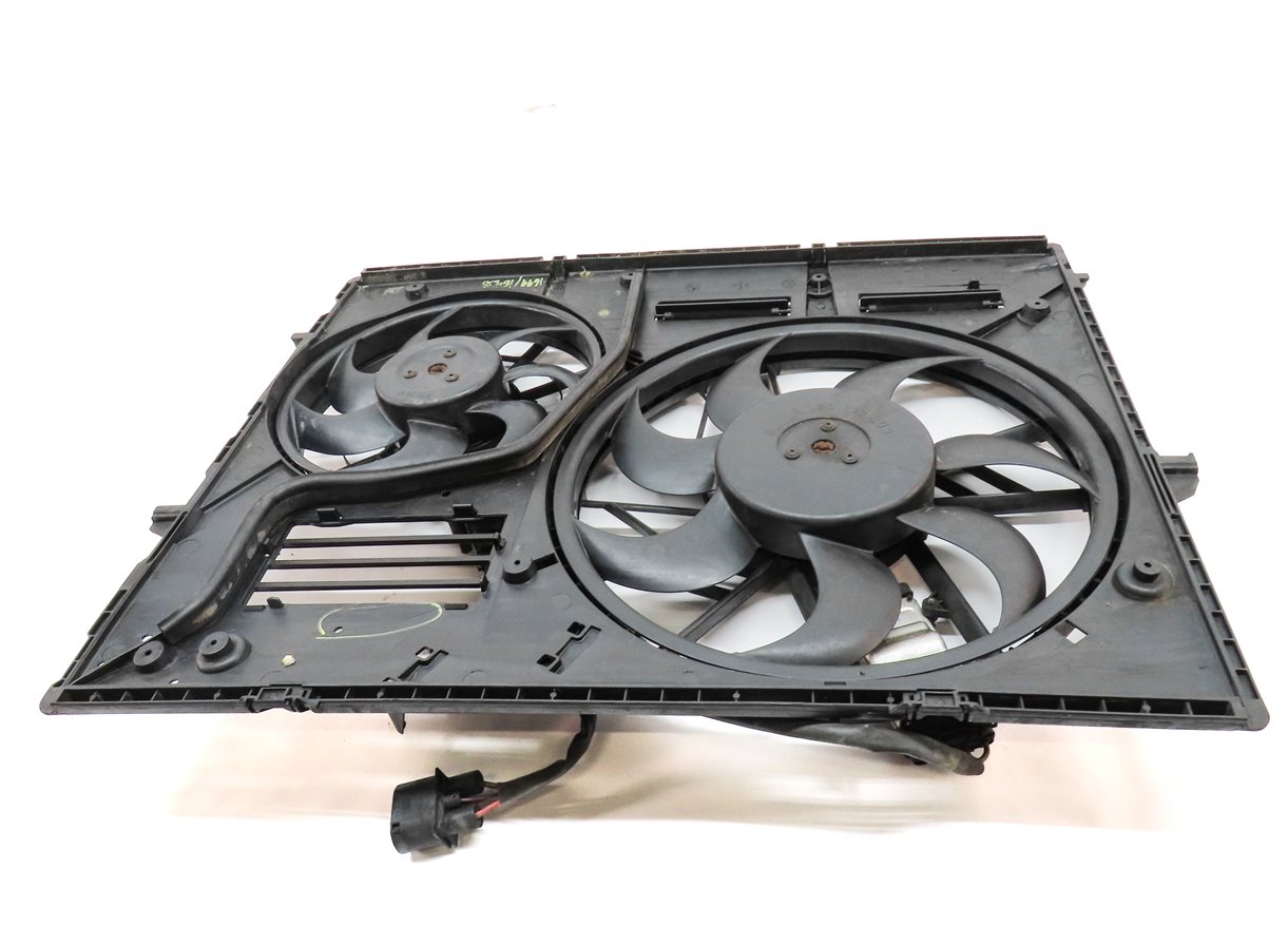 Thumbnail 4: 11-15 AUDI Q7 (4L) 3.0L ENGINE RADIATOR COOLING FAN (FOR MODELS w/ HITCH OPTION)