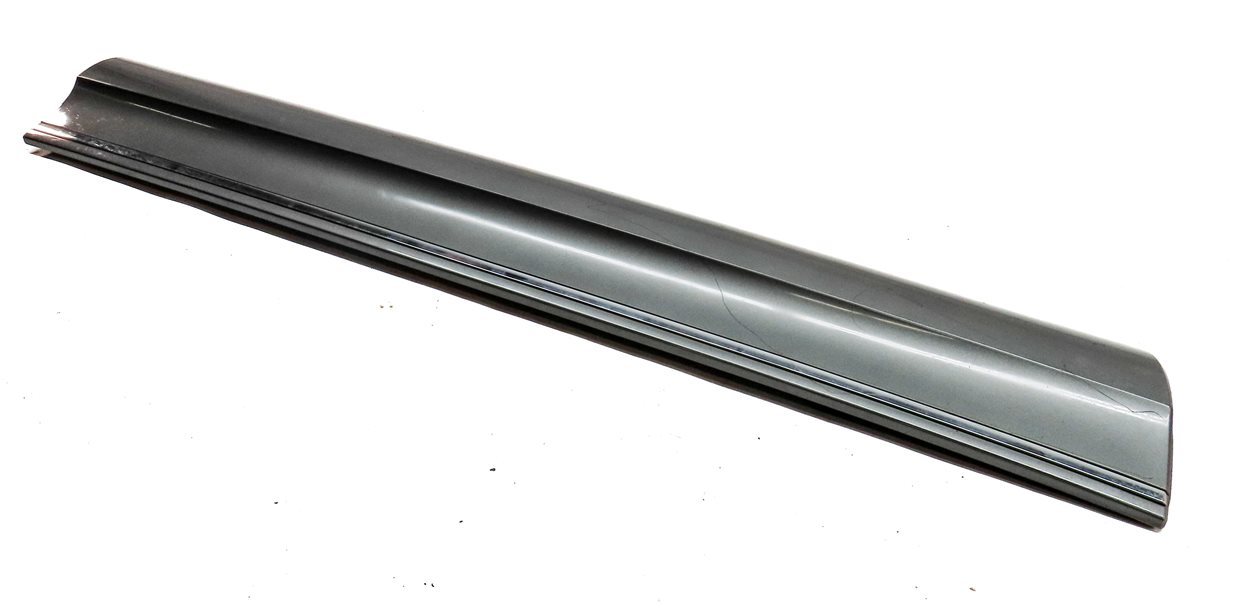 10-15 AUDI Q7 (4L) FRONT LEFT DRIVER LOWER EXTERIOR DOOR TRIM MOULDING (Gray)