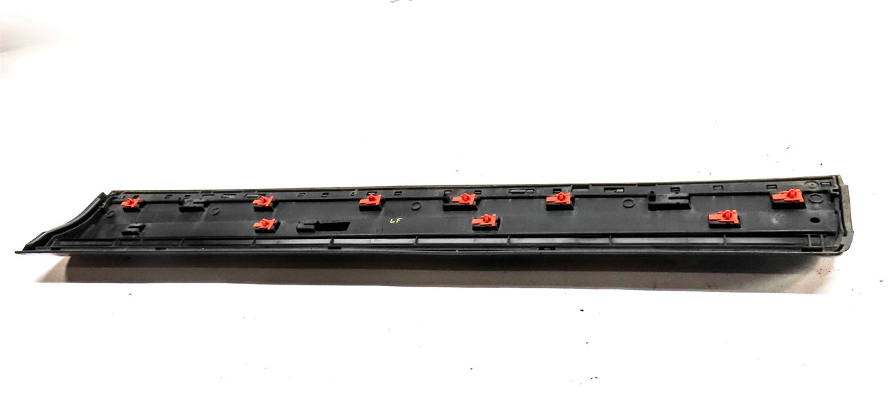 Thumbnail 6: 10-15 AUDI Q7 (4L) FRONT LEFT DRIVER LOWER EXTERIOR DOOR TRIM MOULDING (Gray)