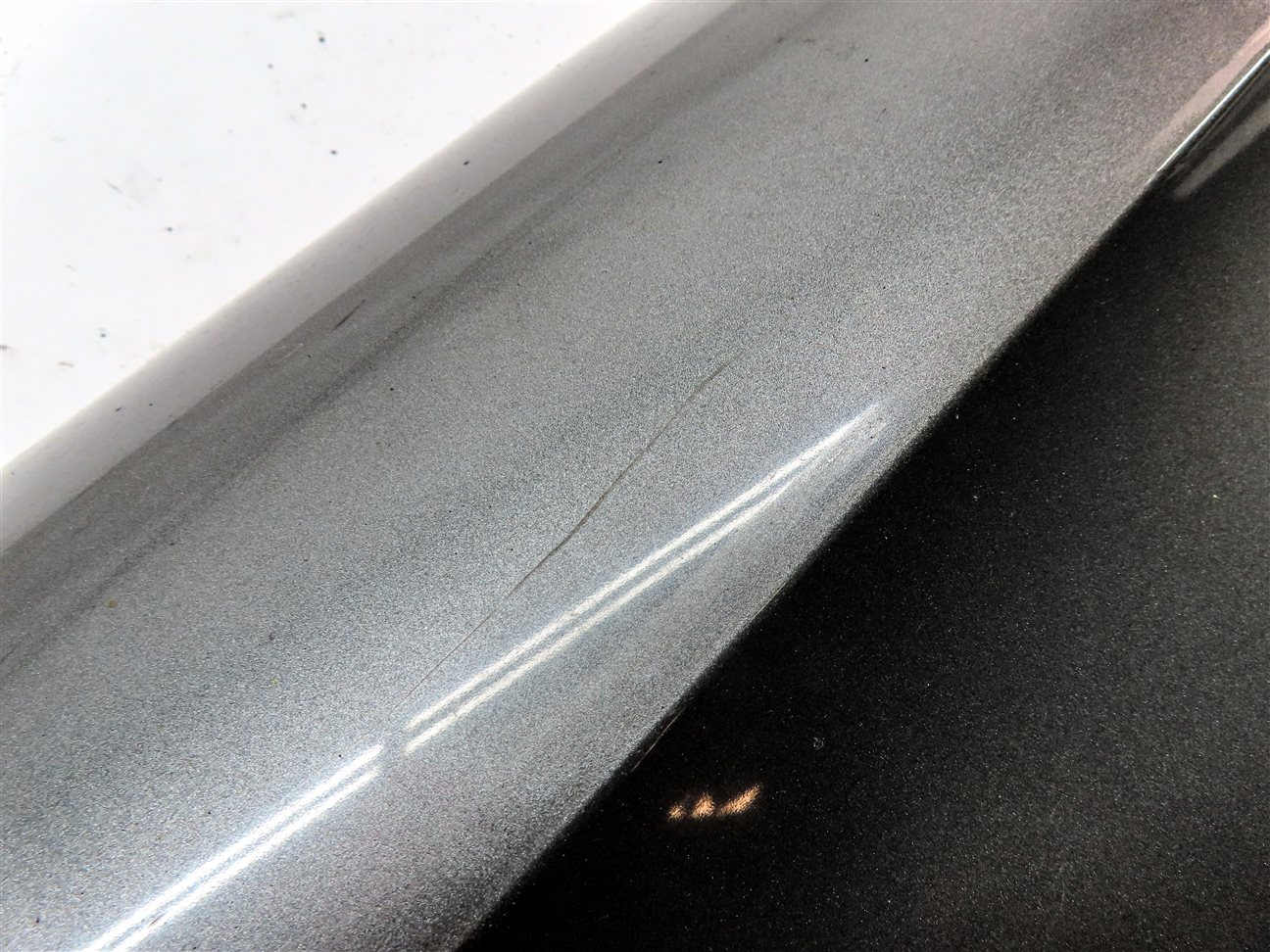 Thumbnail 8: 2010-2015 AUDI Q7 (4L) REAR LEFT LOWER DOOR MOULDING TRIM PANEL (Gray)