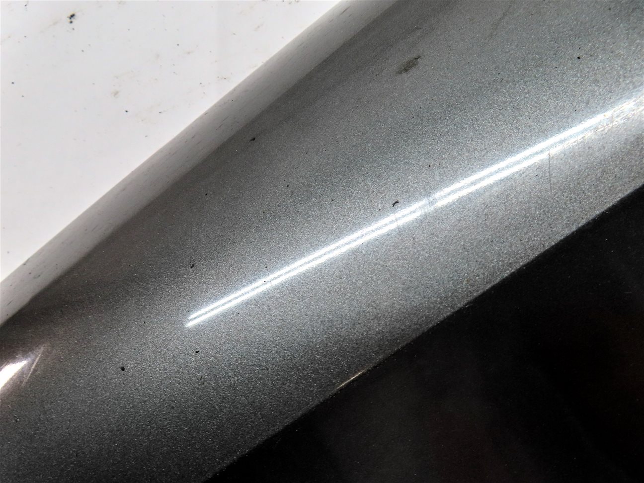 Thumbnail 9: 2010-2015 AUDI Q7 (4L) REAR LEFT LOWER DOOR MOULDING TRIM PANEL (Gray)