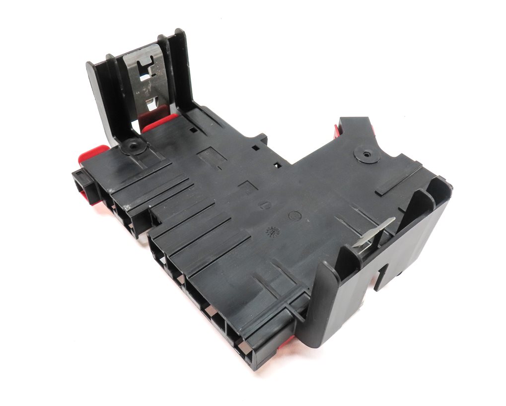 2012 BMW 550I (F10) 4.4L (N63) ENGINE POSITIVE BATTER POWER DISTRIBUTION PLATE