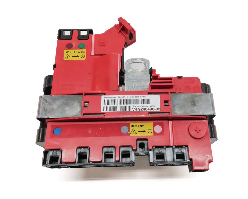 Thumbnail 3: 2012 BMW 550I (F10) 4.4L (N63) ENGINE POSITIVE BATTER POWER DISTRIBUTION PLATE