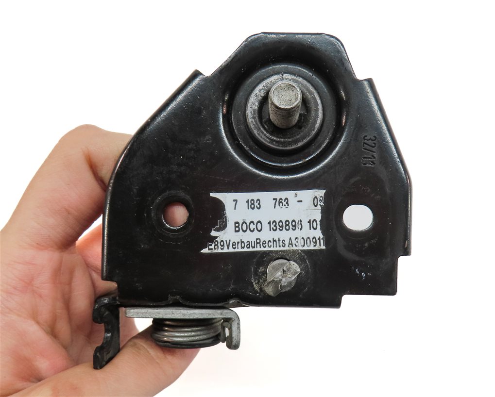 Thumbnail 5: 2012 BMW 550I (F10) FRONT HOOD BONNET LID SAFETY CATCH RELEASE LATCH HOOK