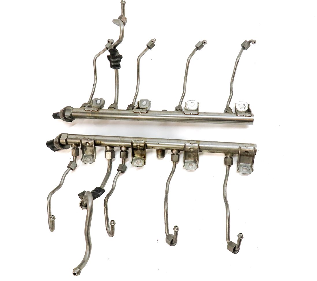 Thumbnail 2: 2012 BMW 550I (F10) 4.4L (N63) ENGINE FUEL INJECTORY RAIL SET/2 w/ LINES