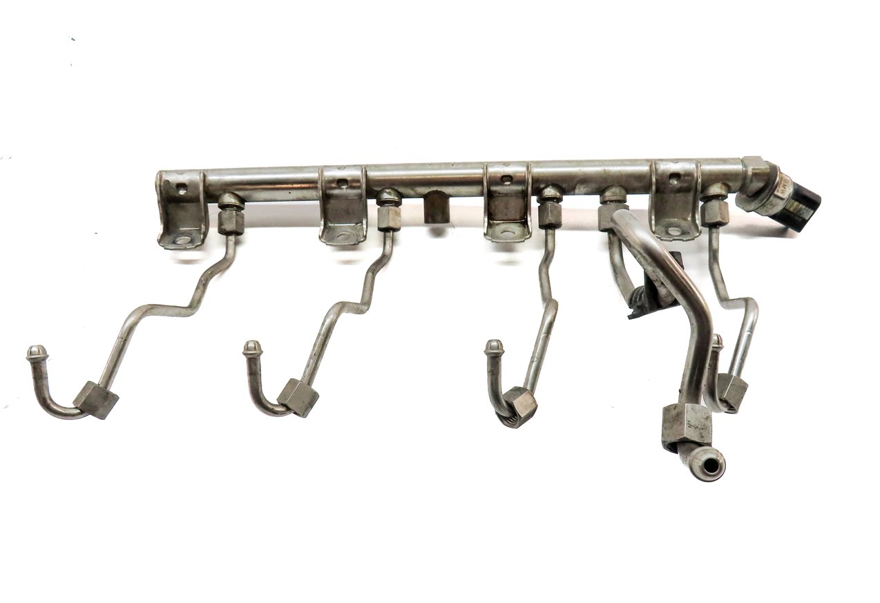 Thumbnail 5: 2012 BMW 550I (F10) 4.4L (N63) ENGINE FUEL INJECTORY RAIL SET/2 w/ LINES