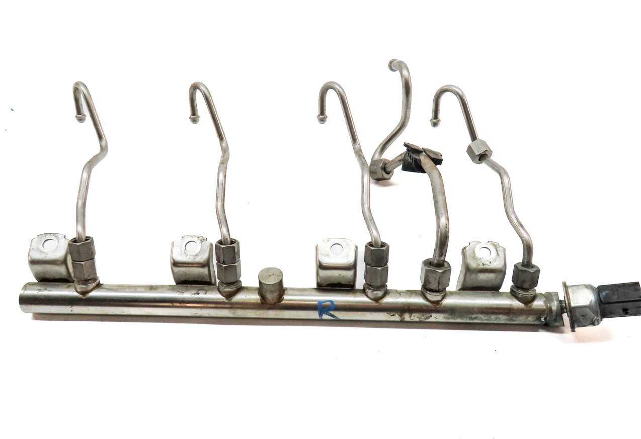 Thumbnail 6: 2012 BMW 550I (F10) 4.4L (N63) ENGINE FUEL INJECTORY RAIL SET/2 w/ LINES