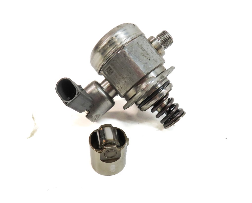 Thumbnail 1: 08-14 BMW 550i 650i 750i X5 X6 (F01 F10 E70 E71) 4.4L N63 MECHANICAL FUEL PUMP