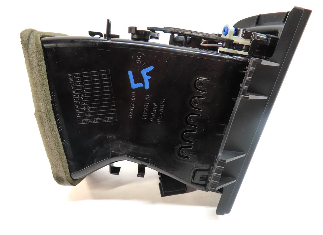 Thumbnail 6: 2012 BMW 550I (F10) FRONT LEFT DRIVER DASH HEAT AIR AC VENT (Black)
