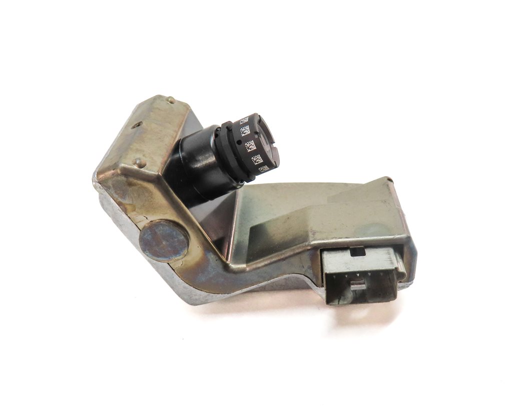 Thumbnail 2: 2011-2012 BMW 528i 535i 550i M5 (F10) FRONT LANE DEPARTURE WARNING CAMERA