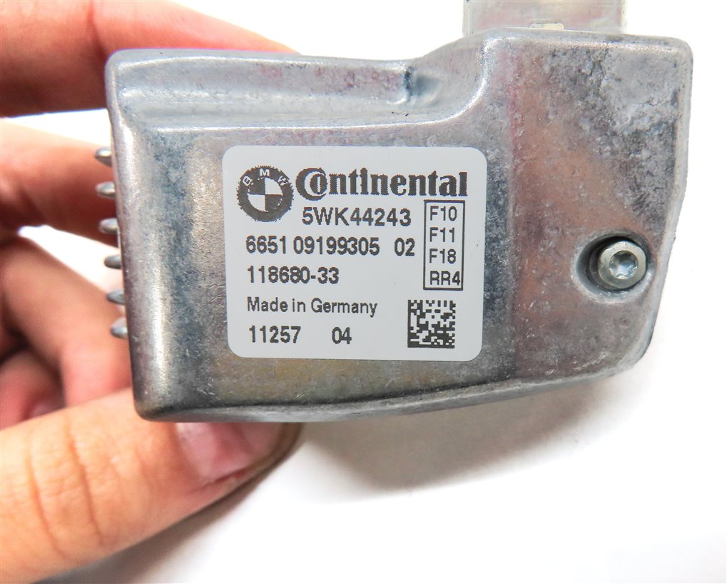 Thumbnail 6: 2011-2012 BMW 528i 535i 550i M5 (F10) FRONT LANE DEPARTURE WARNING CAMERA
