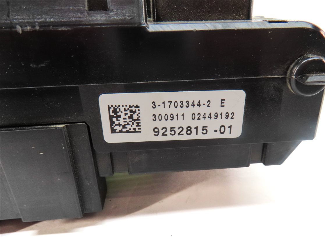 Thumbnail 3: 2012 BMW 5 6 7 SERIES F01 F10 F12 FRONT POWER DISTRIBUTION FUSE RELAY MODULE