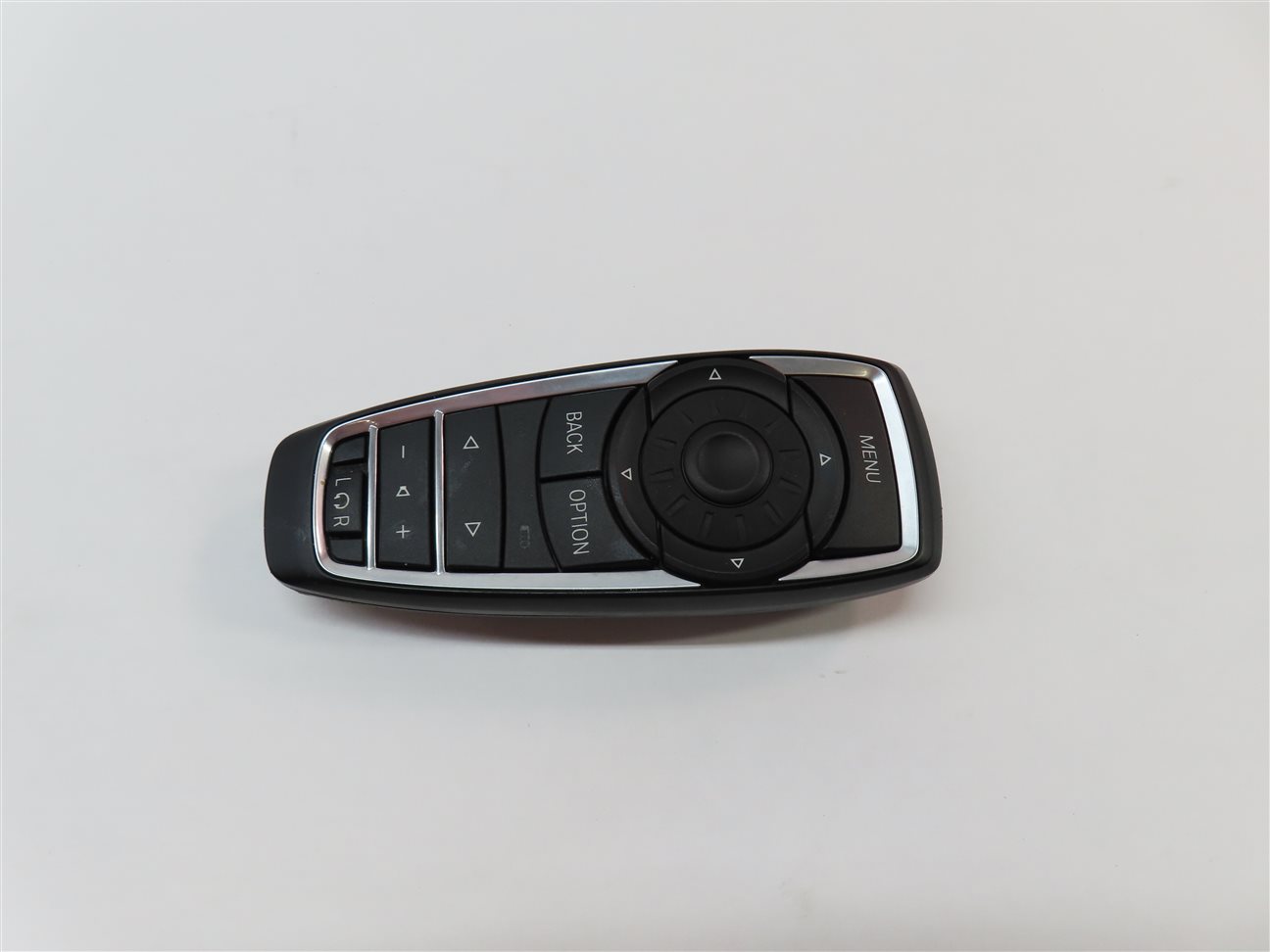 2012 BMW 550I (F10) REAR ENTERTAINMENT DVD SCREEN REMOTE CONTROL