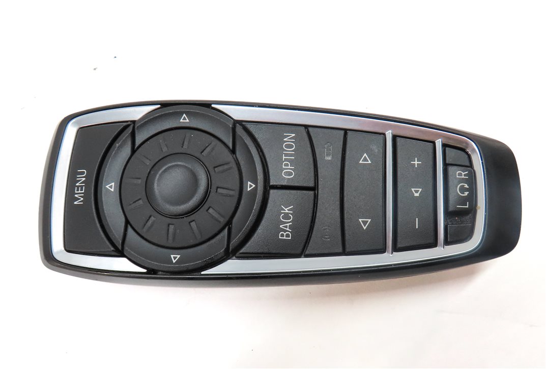 Thumbnail 3: 2012 BMW 550I (F10) REAR ENTERTAINMENT DVD SCREEN REMOTE CONTROL