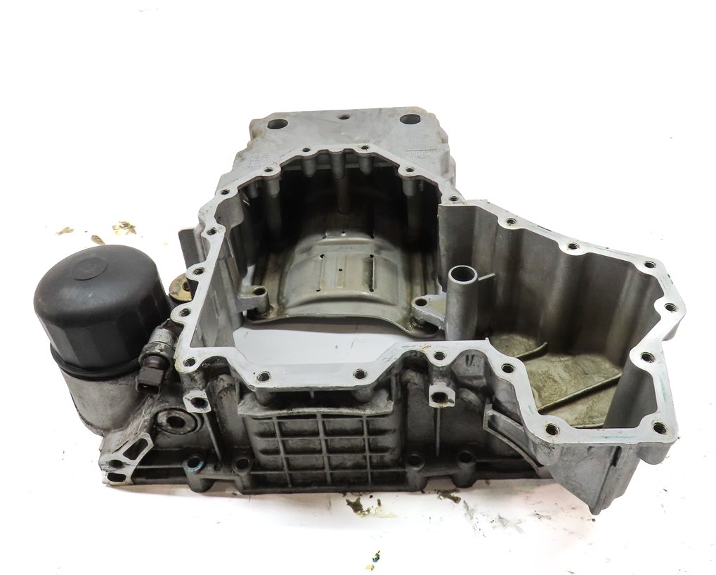 Thumbnail 4: 09-19 BMW 550i 550iGT 650i 750i F01 F07 F10 RWD 4.4L N63 UPPER ENGINE OIL PAN