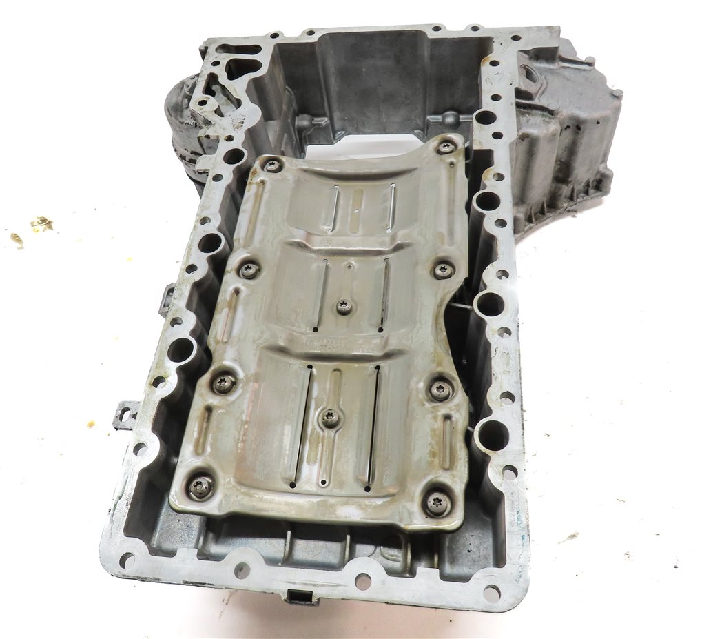 Thumbnail 7: 09-19 BMW 550i 550iGT 650i 750i F01 F07 F10 RWD 4.4L N63 UPPER ENGINE OIL PAN