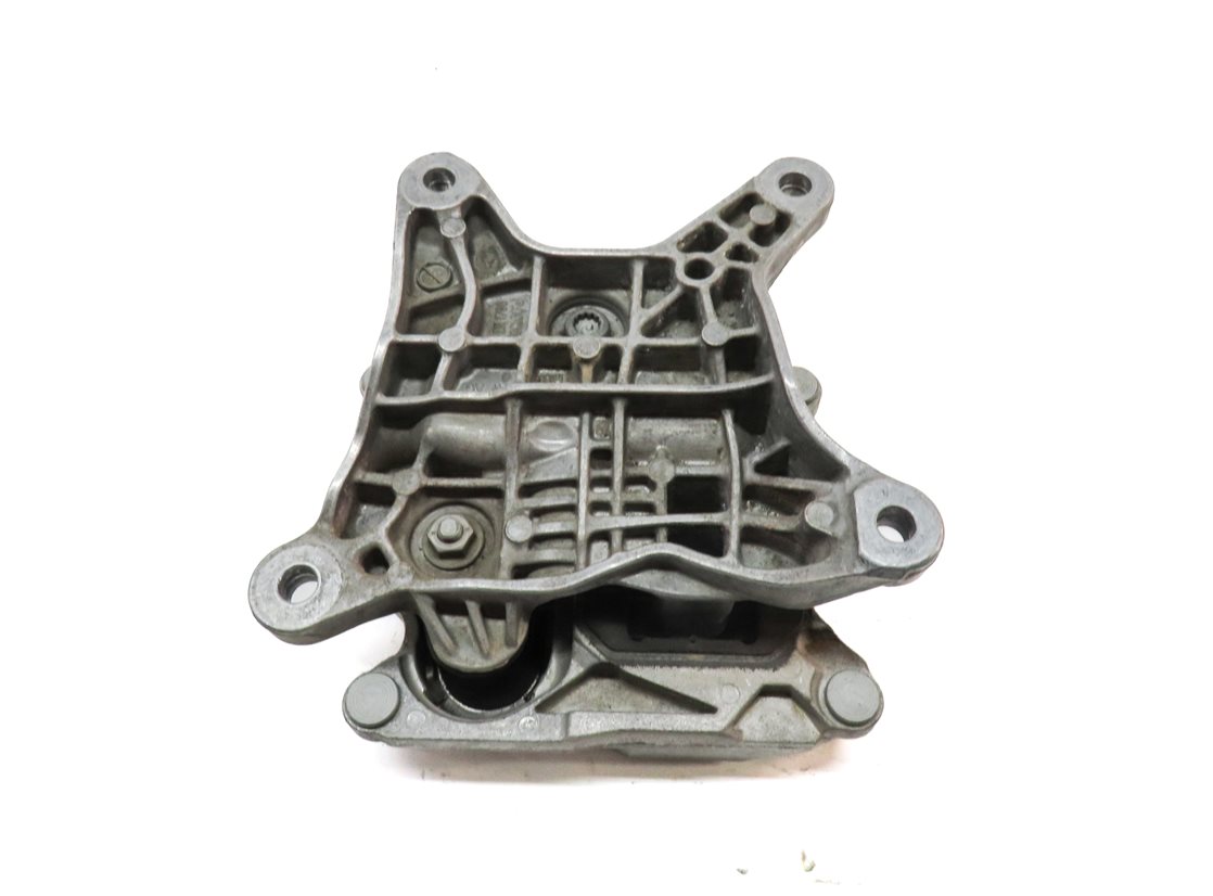 Thumbnail 2: 2019 AUDI Q7 (4M) 3.0L CREC ENGINE A/T AUTO AUTOMATIC TRANSMISSION MOUNT BRACKET