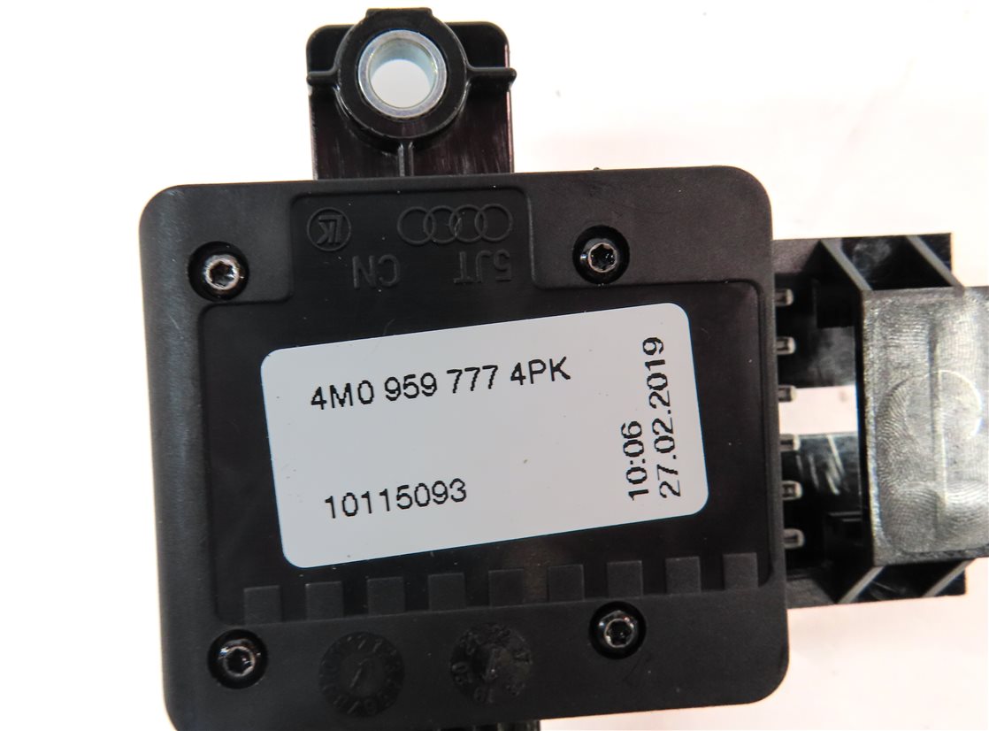 Thumbnail 6: 2019 AUDI Q7 (4M) FRONT RIGHT PASSENGER SEAT ADJUST ADJUSTMENT SWITCH BUTTON