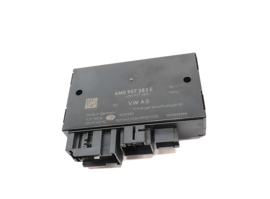 Thumbnail 2: 2019 AUDI Q7 (4M) TRAILER TOW DETECTION TOWING CONTROL MODULE