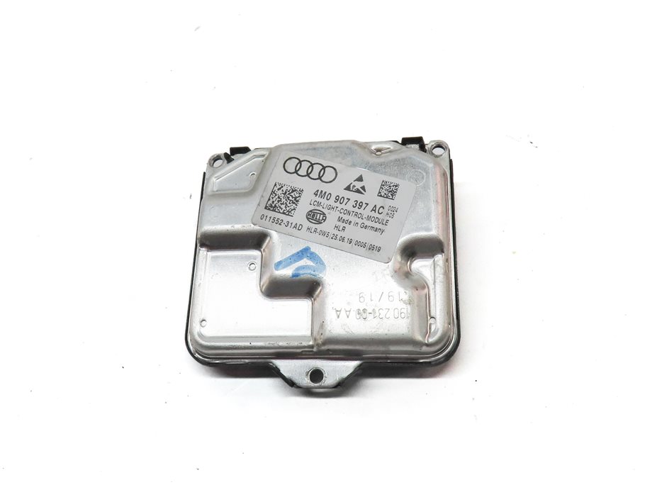 Thumbnail 2: 2019 AUDI Q7 (4M) FRONT RIGHT PASSENGER HEADLIGHT LED LIGHT CONTROL MODULE LCM