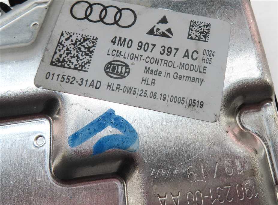 Thumbnail 4: 2019 AUDI Q7 (4M) FRONT RIGHT PASSENGER HEADLIGHT LED LIGHT CONTROL MODULE LCM