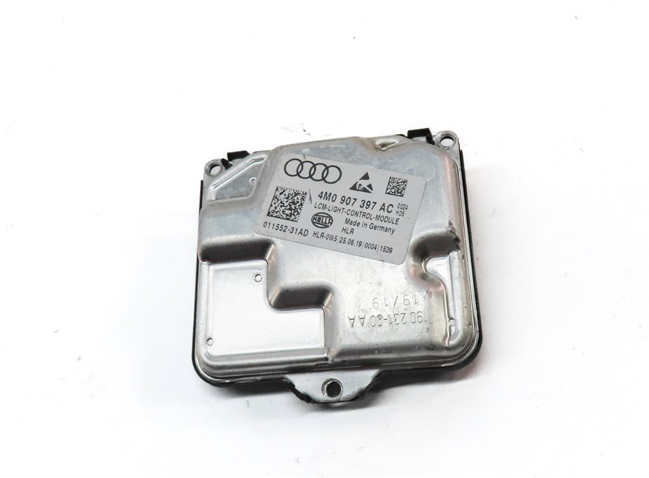 Thumbnail 2: 2019 AUDI Q7 (4M) FRONT LEFT DRIVER HEADLIGHT LED LIGHT CONTROL MODULE LCM
