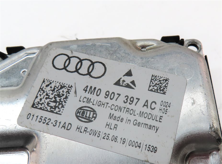 Thumbnail 4: 2019 AUDI Q7 (4M) FRONT LEFT DRIVER HEADLIGHT LED LIGHT CONTROL MODULE LCM