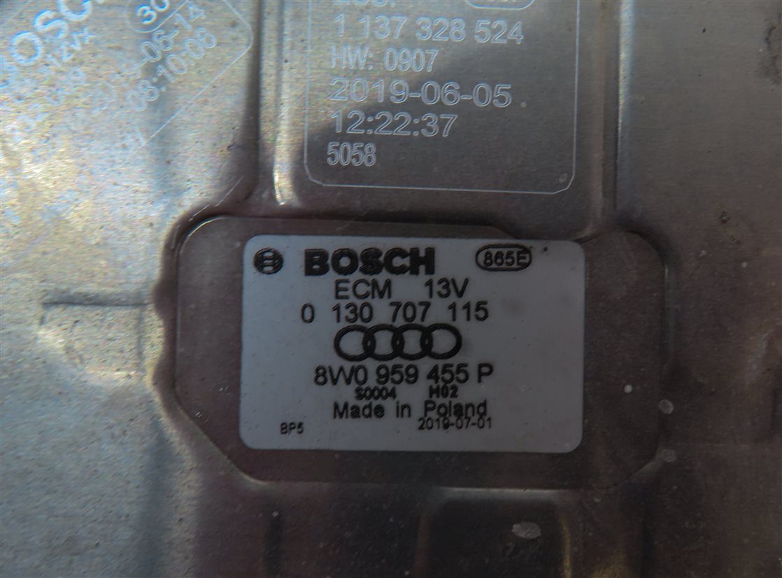 Thumbnail 5: 2017-2022 AUDI Q7 (4M) 3.0L SUPER ENGINE LEFT RADIATOR COOLING FAN BLADE & MOTOR