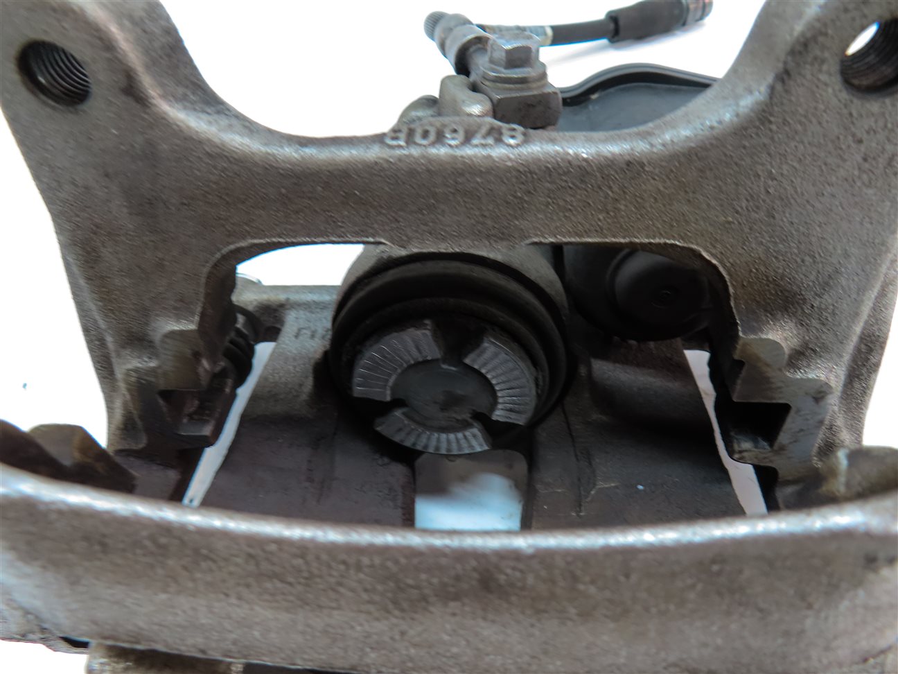 Thumbnail 7: 2017-2020 AUDI Q7 (4M) REAR RIGHT PASSENGER SIDE BRAKE CALIPER w/ ACTUATOR MOTOR