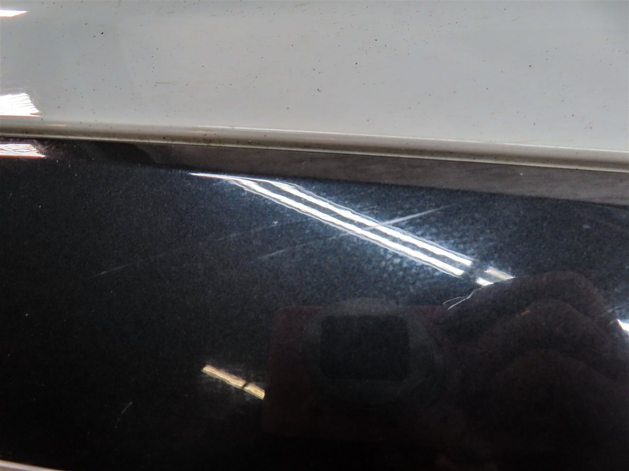 Thumbnail 10: 2017-2019 AUDI Q7 (4M) FRONT LEFT DRIVER LOWER DOOR MOULDING TRIM (White)