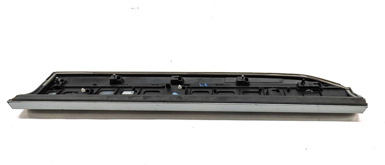 Thumbnail 6: 2017-2019 AUDI Q7 (4M) FRONT LEFT DRIVER LOWER DOOR MOULDING TRIM (White)