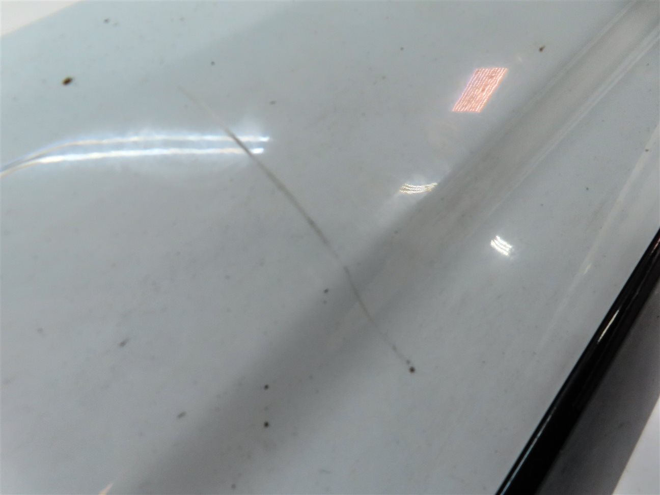 Thumbnail 8: 2017-2019 AUDI Q7 (4M) FRONT LEFT DRIVER LOWER DOOR MOULDING TRIM (White)