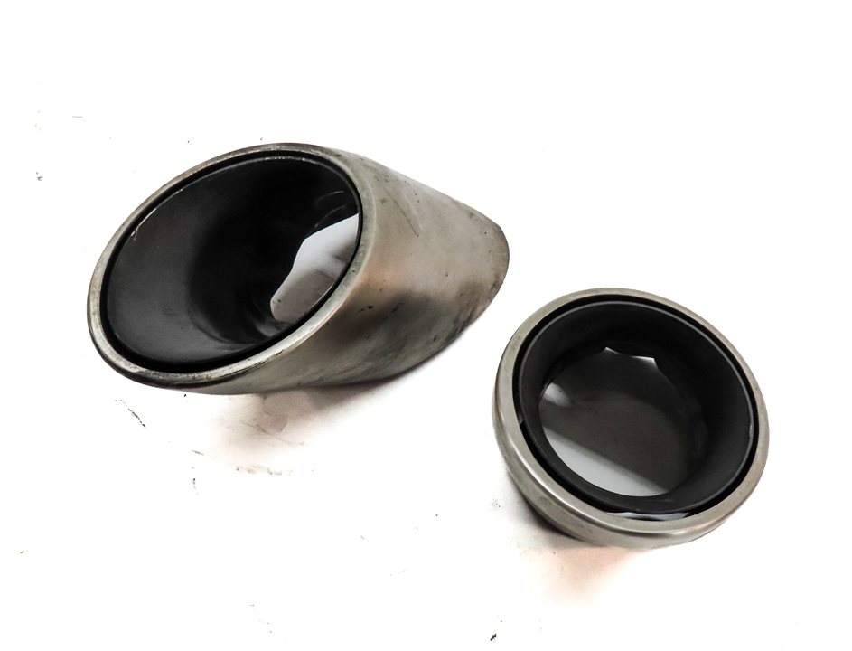 15-21 PORSCHE MACAN S (95B) REAR LEFT DRIVER EXHAUST TIP SET MUFFLER PIPE TRIM