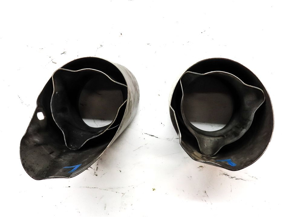 Thumbnail 5: 15-21 PORSCHE MACAN S (95B) REAR LEFT DRIVER EXHAUST TIP SET MUFFLER PIPE TRIM