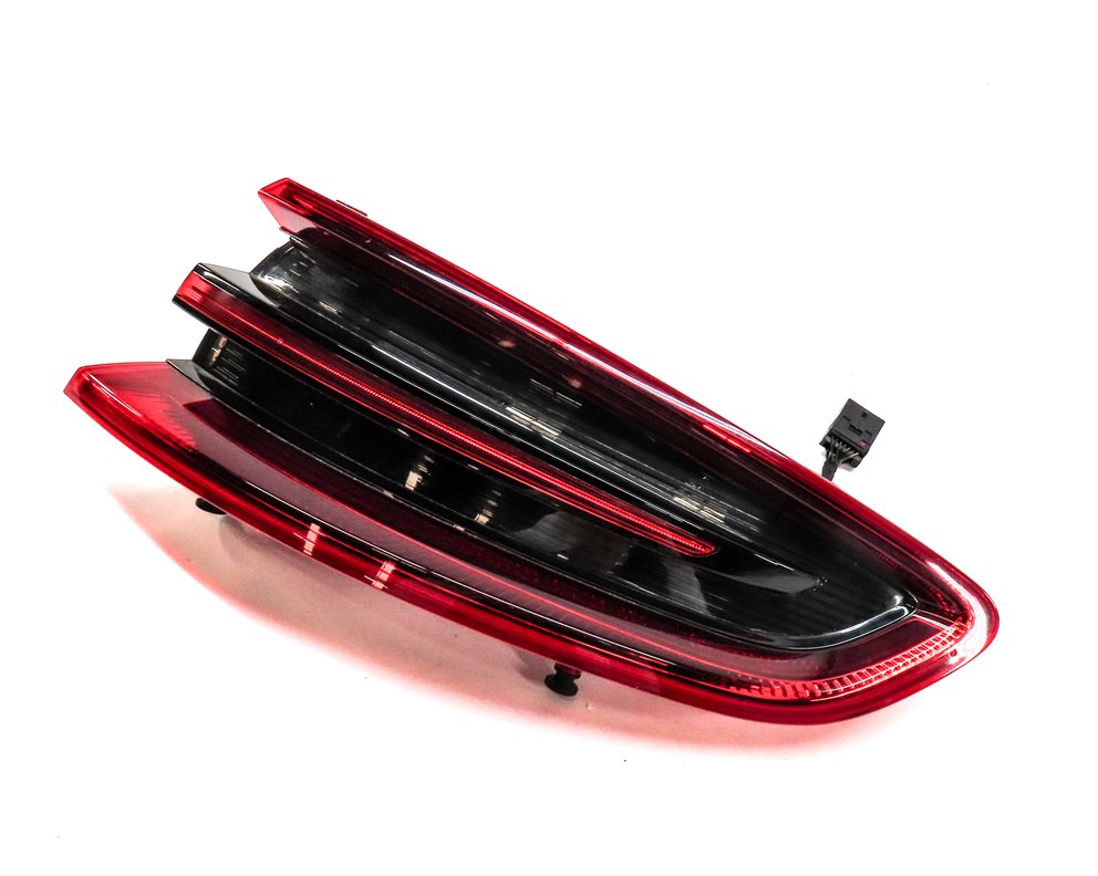 Thumbnail 1: 15-18 PORSCHE MACAN (95B) REAR RIGHT PASSENGER OUTER TAILLIGHT BRAKE LIGHT LAMP
