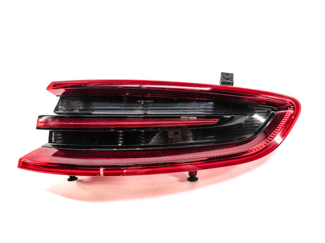 Thumbnail 3: 15-18 PORSCHE MACAN (95B) REAR RIGHT PASSENGER OUTER TAILLIGHT BRAKE LIGHT LAMP