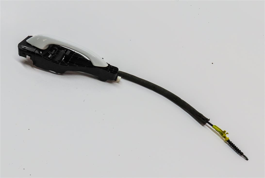 Thumbnail 3: 2015-2019 PORSCHE MACAN (95B) REAR LEFT EXTERIOR DOOR HANDLE (White)